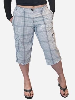 Y2K INC International Concepts Grey Plaid Cargo Bermudas Size 33 Waist